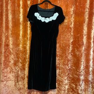 Vintage Black velvet with Beading Floral details, women’s small